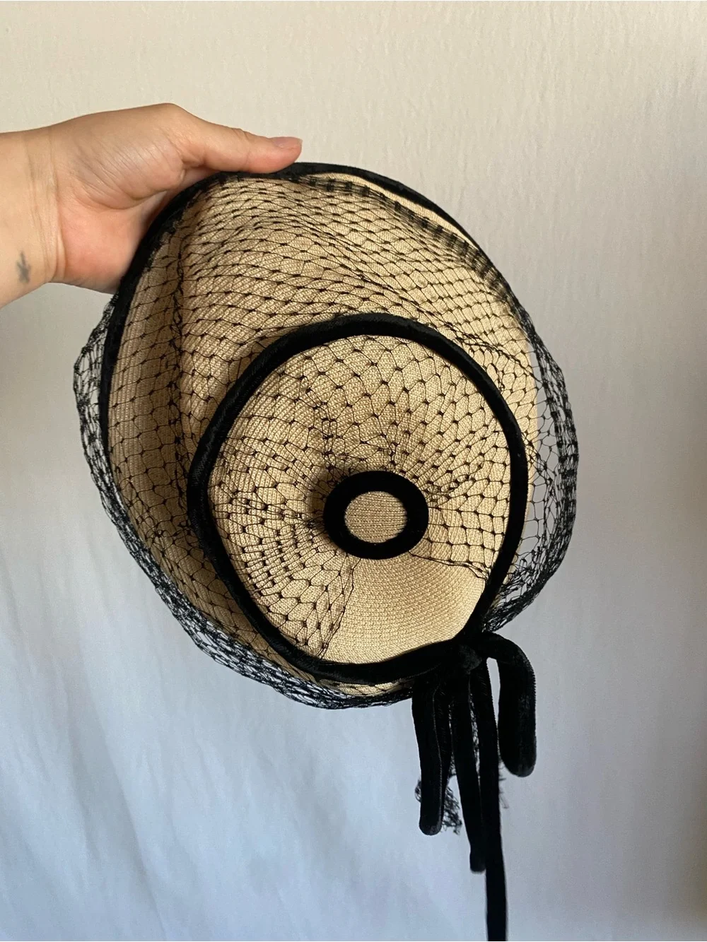 Vintage 1940s woven velvet net hat